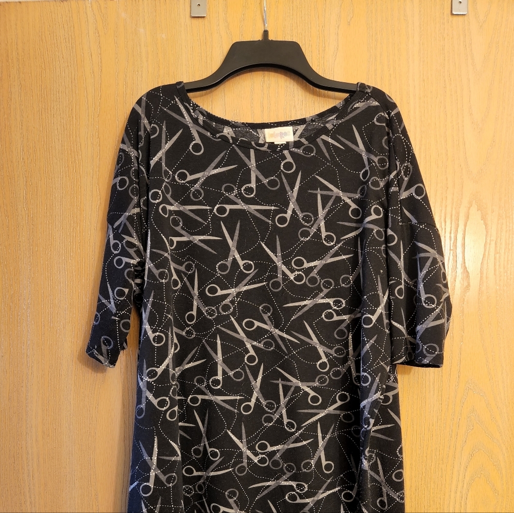 Lularoe Shears top size small